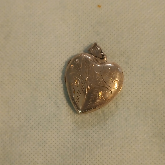 Jewelry - Vintage sterling silver locket